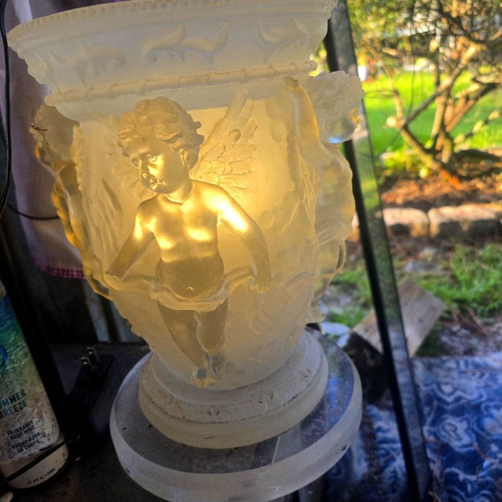 Frosted Glass Cherub Lamp